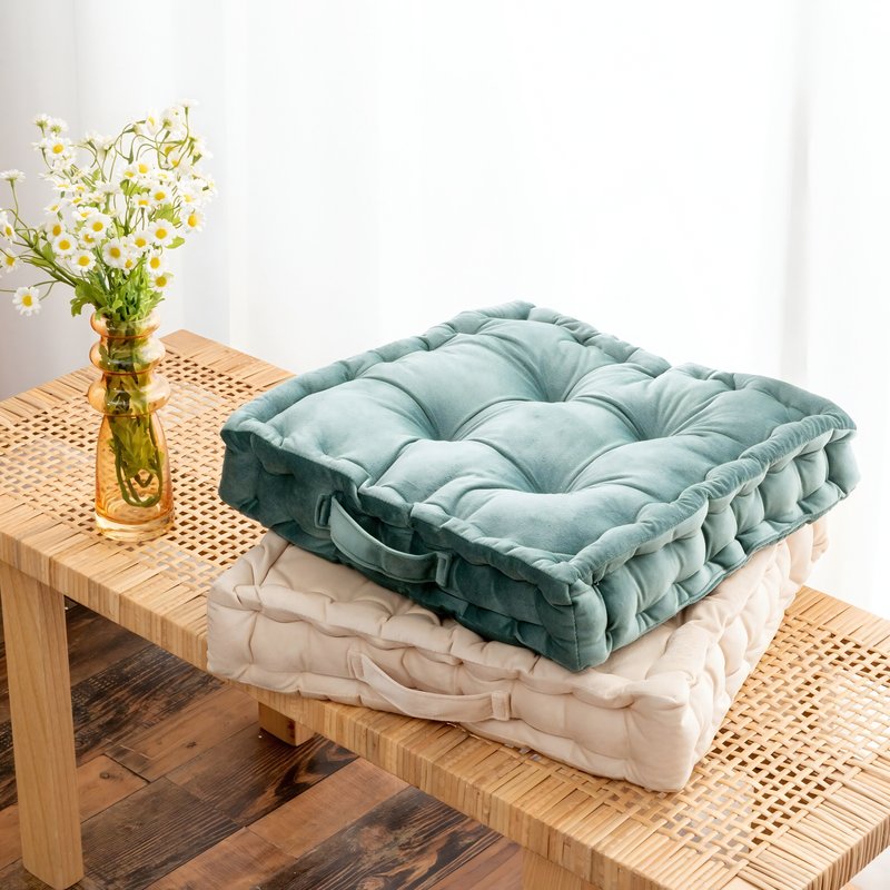 Coussin de sol carré tendance en velours