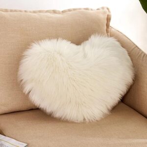 Coussin cœur blanc