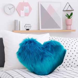 Coussin en forme de cœur bleu