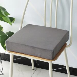 Coussin imperméable gris pour chaise extérieure
