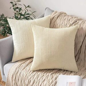 Coussin velours beige