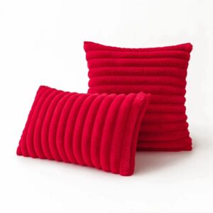 Coussin fourrure rouge rayé