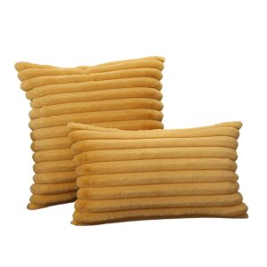 Coussin fourrure jaune rayé